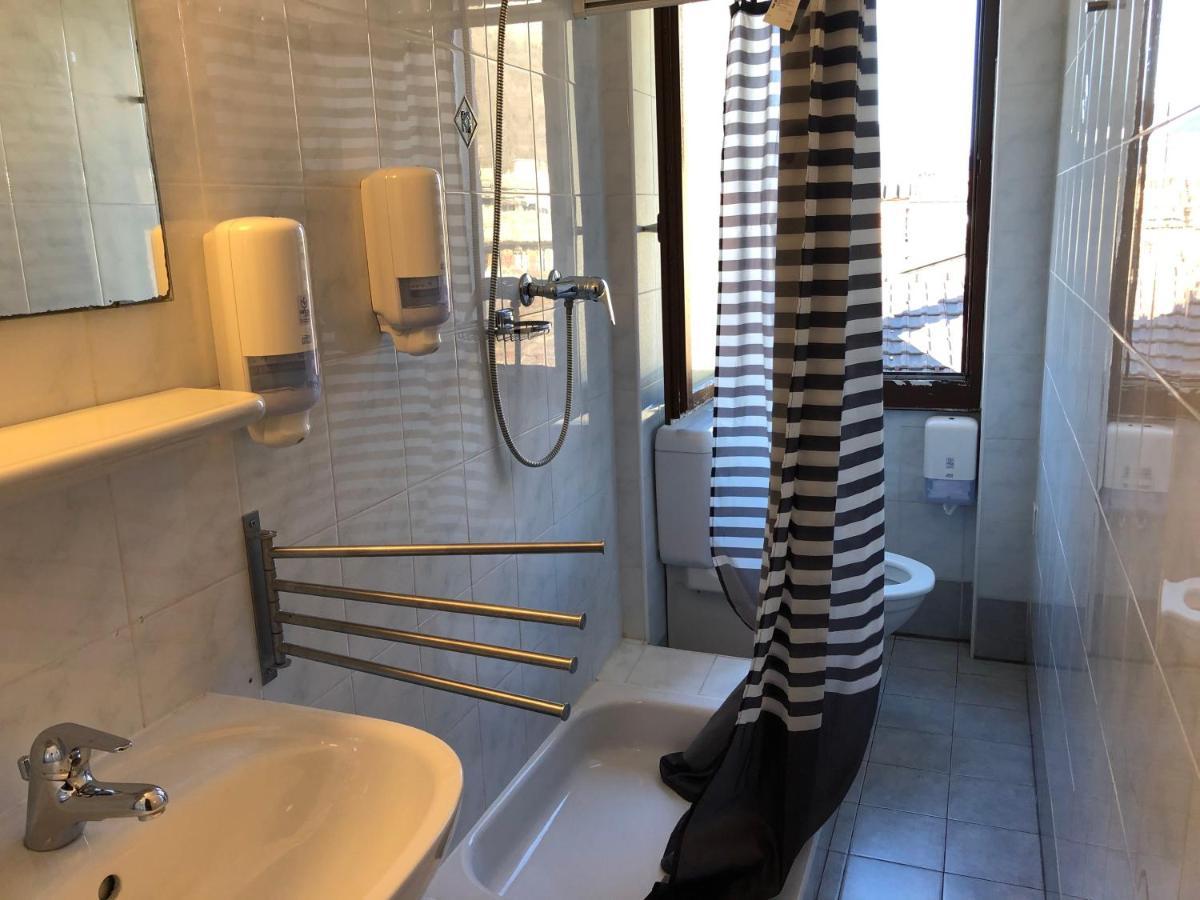 Gruetli Inn Мендризио Экстерьер фото
